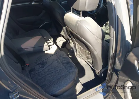 2018 Audi A3 E-Tron 1.4T Premium/1.4T Tech Premium z USA, uszkodzony, nr VIN WAUTPBFF3JA070228